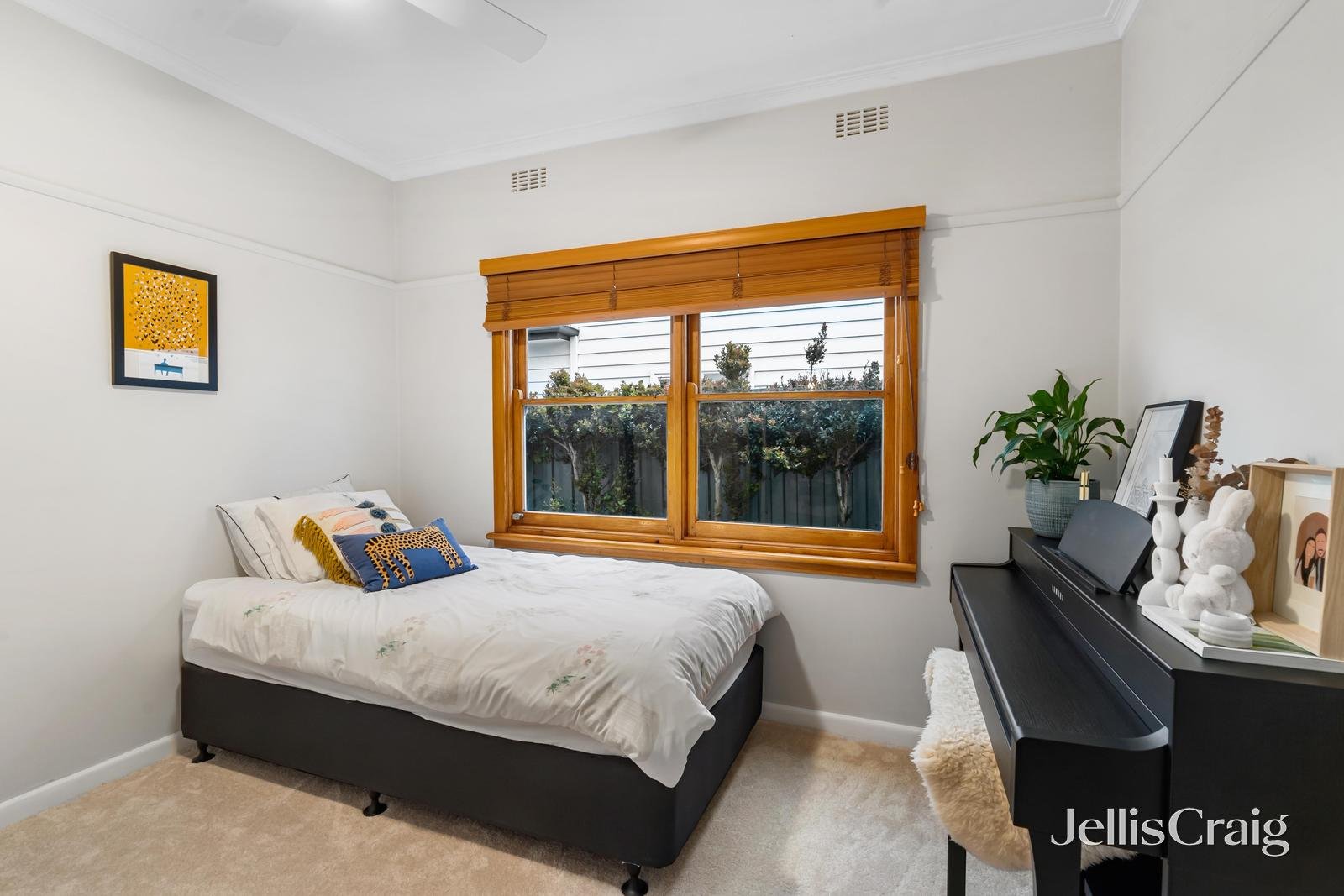 18 Simpson Street, Mitcham image 8