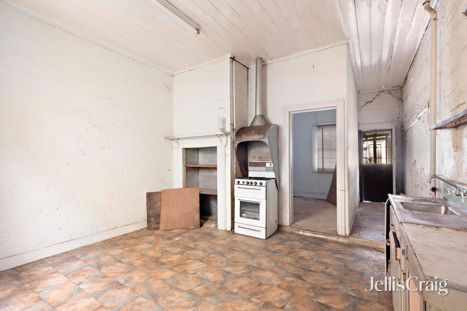 18 Station Avenue, Ascot Vale image 2