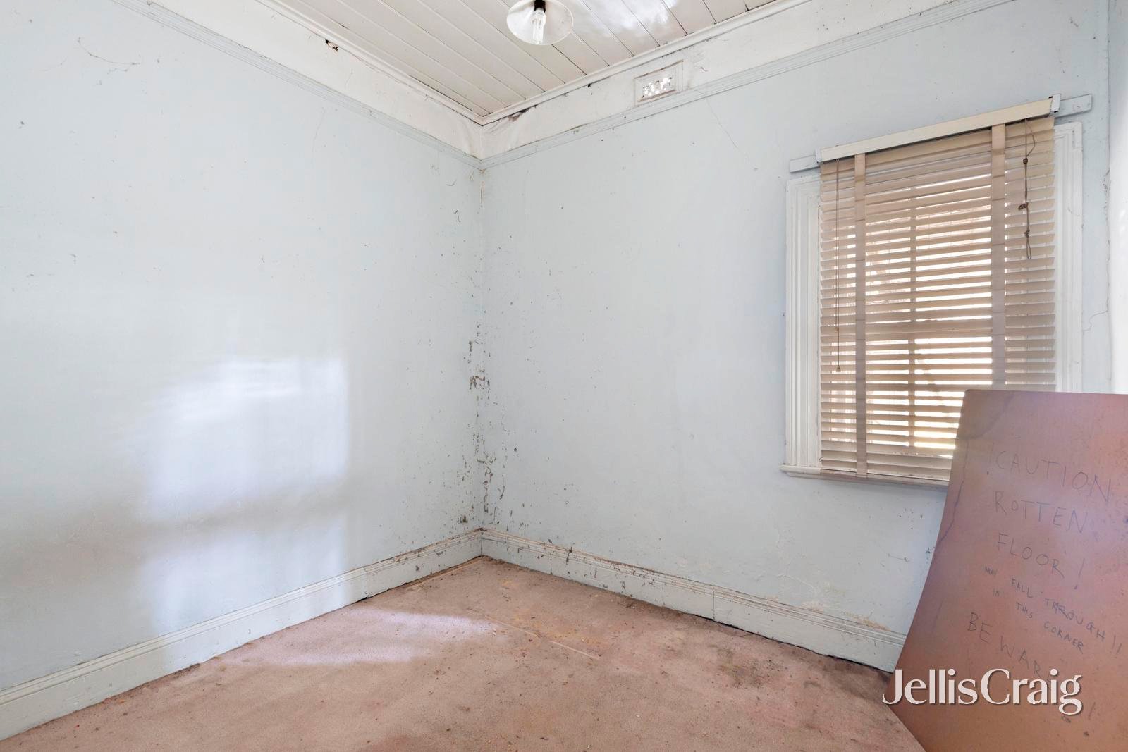 18 Station Avenue, Ascot Vale image 6