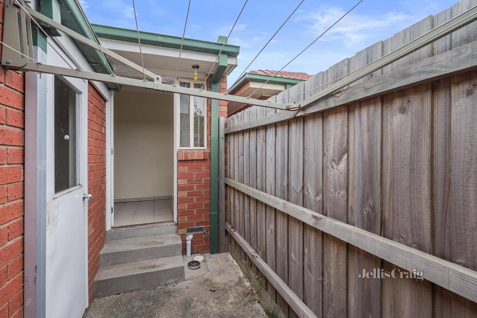 1/8 Stewart Road, Oakleigh East image 6