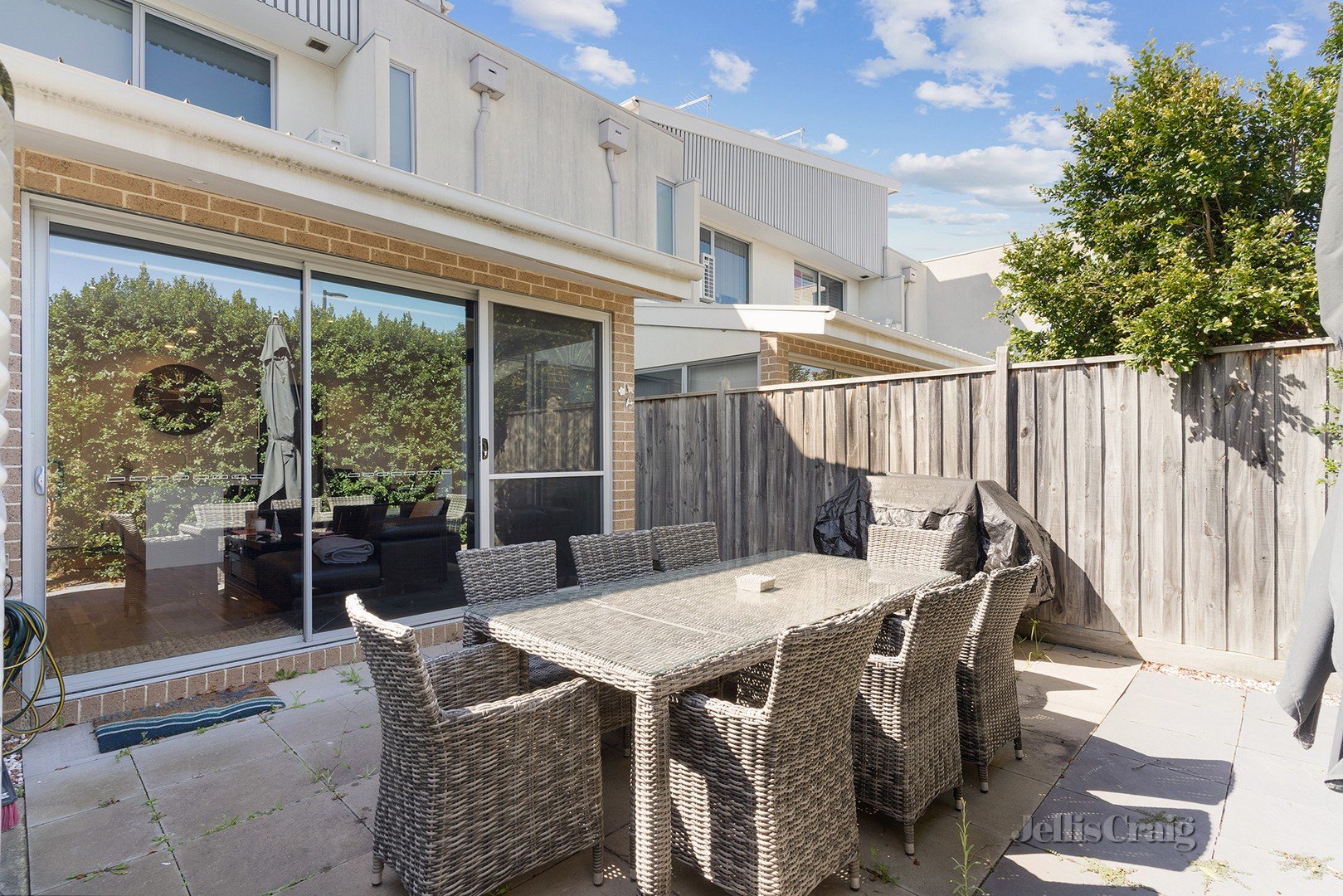 18 Streeton Drive, Mentone image 4