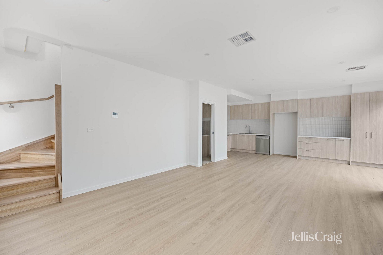 1/8 Strong Street, Spotswood image 1