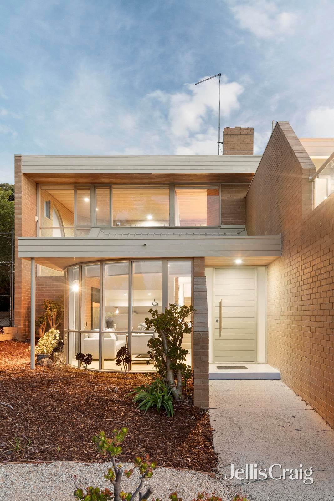 18 Summit Drive, Bulleen image 2