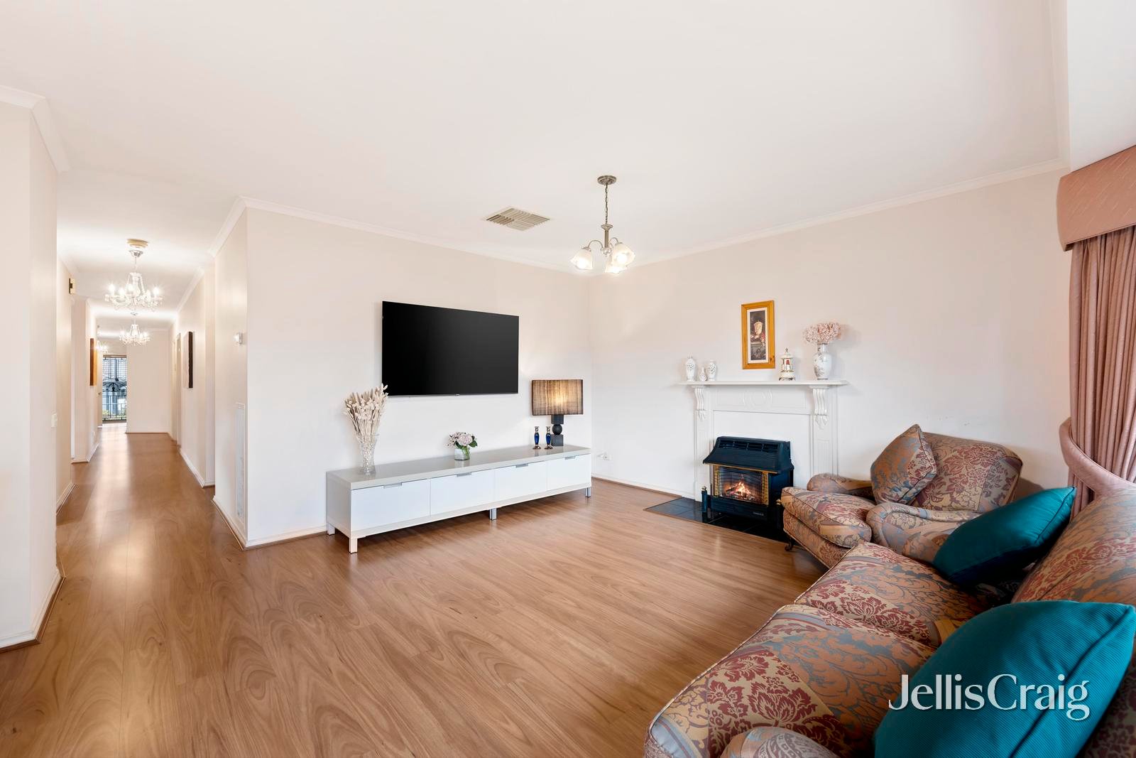 18 Sunnyridge Court, Chirnside Park image 2