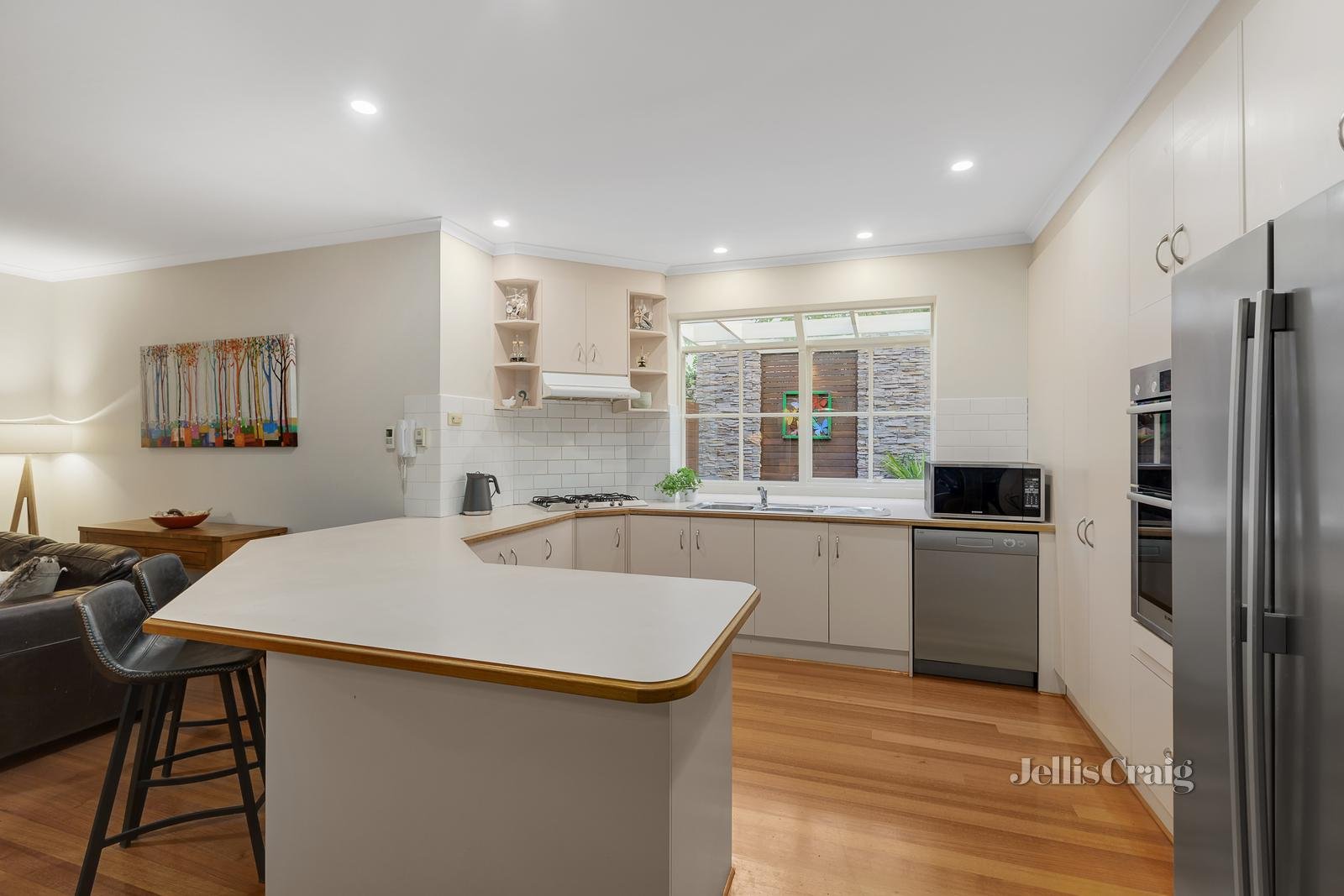 18 Surrey Road, Mount Waverley image 6