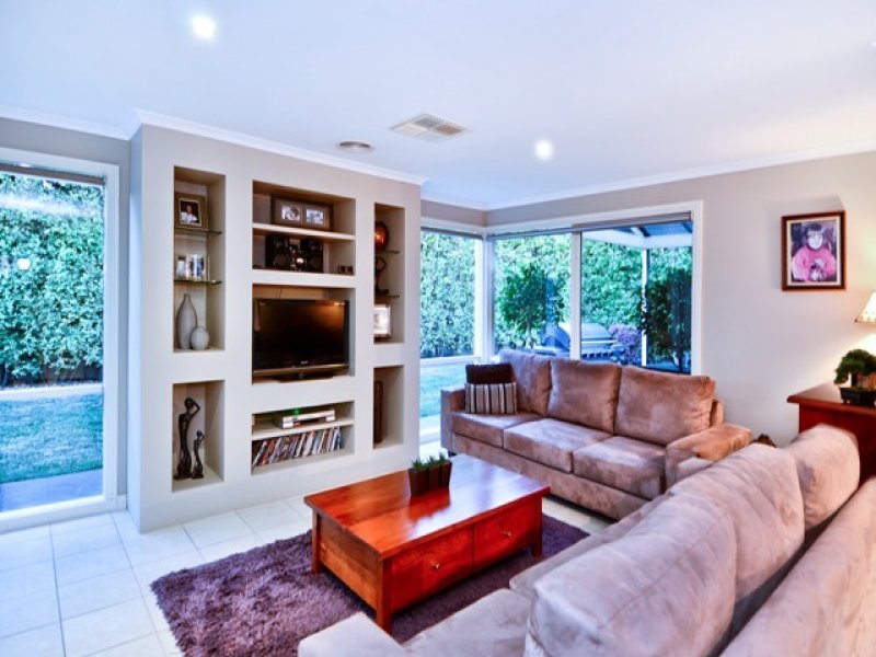 18 Tabess Court, St Albans Park image 2