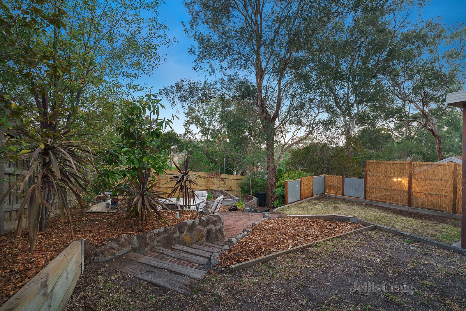 18 Tamboon Drive, Greensborough image 10