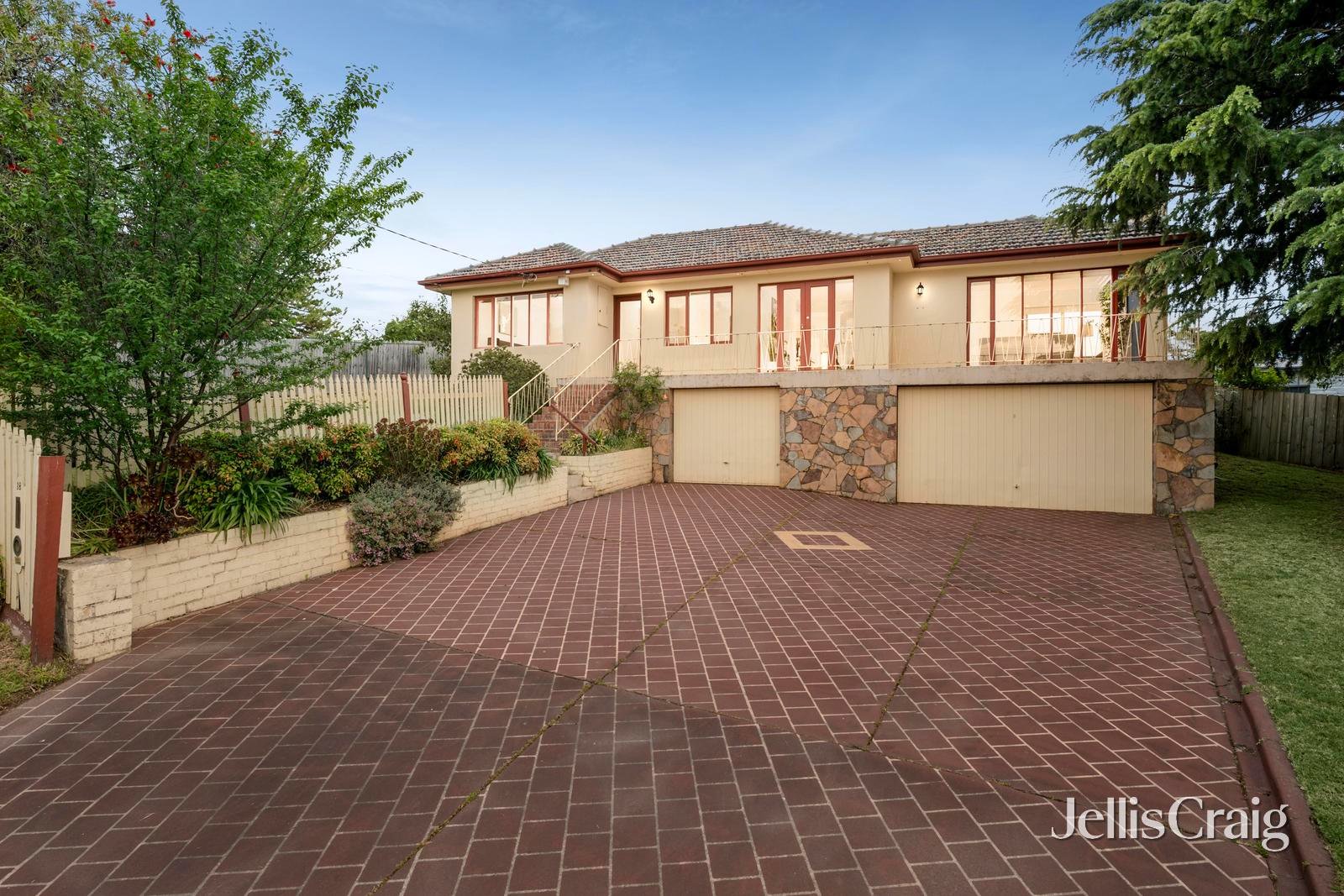 18 The Eyrie, Lilydale image 1