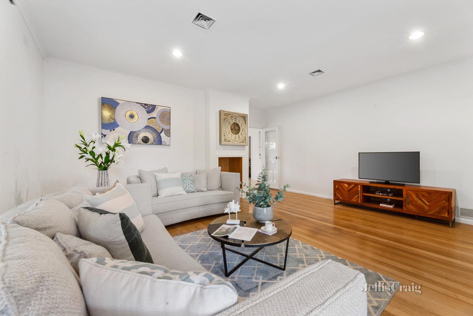 18 The Glen, Donvale image 3