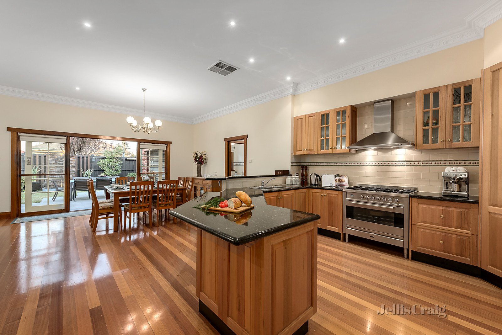 18 The Highway, Bentleigh image 5