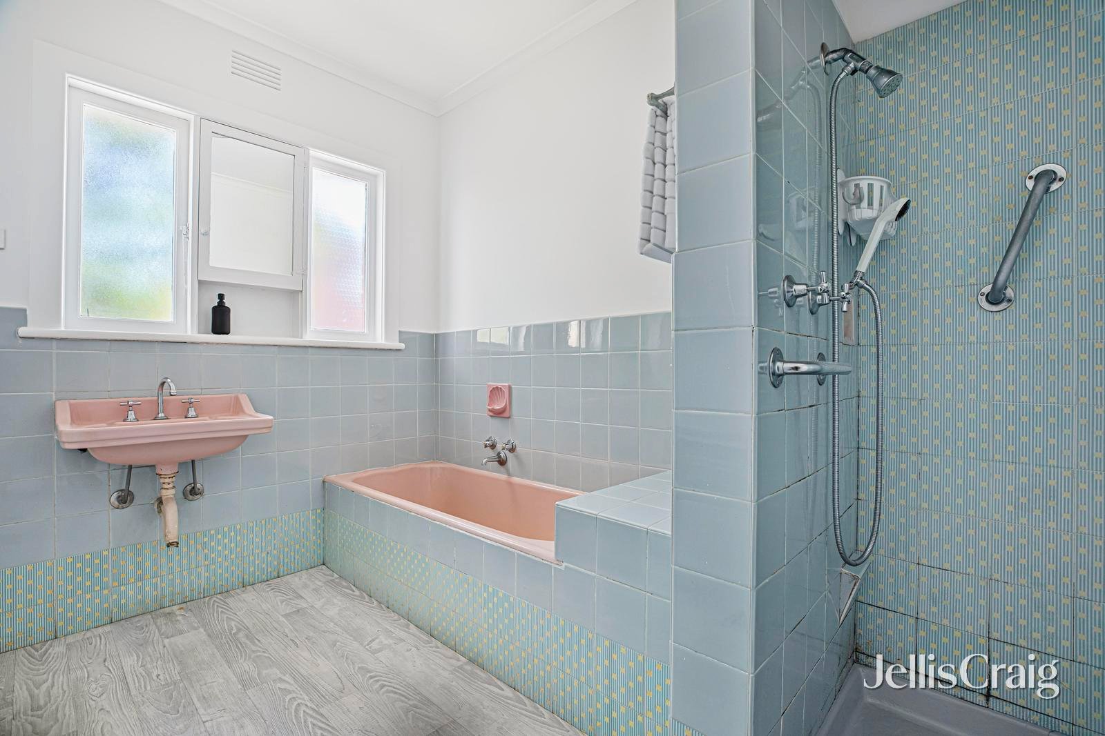 18 Thomas Street, Hampton image 8