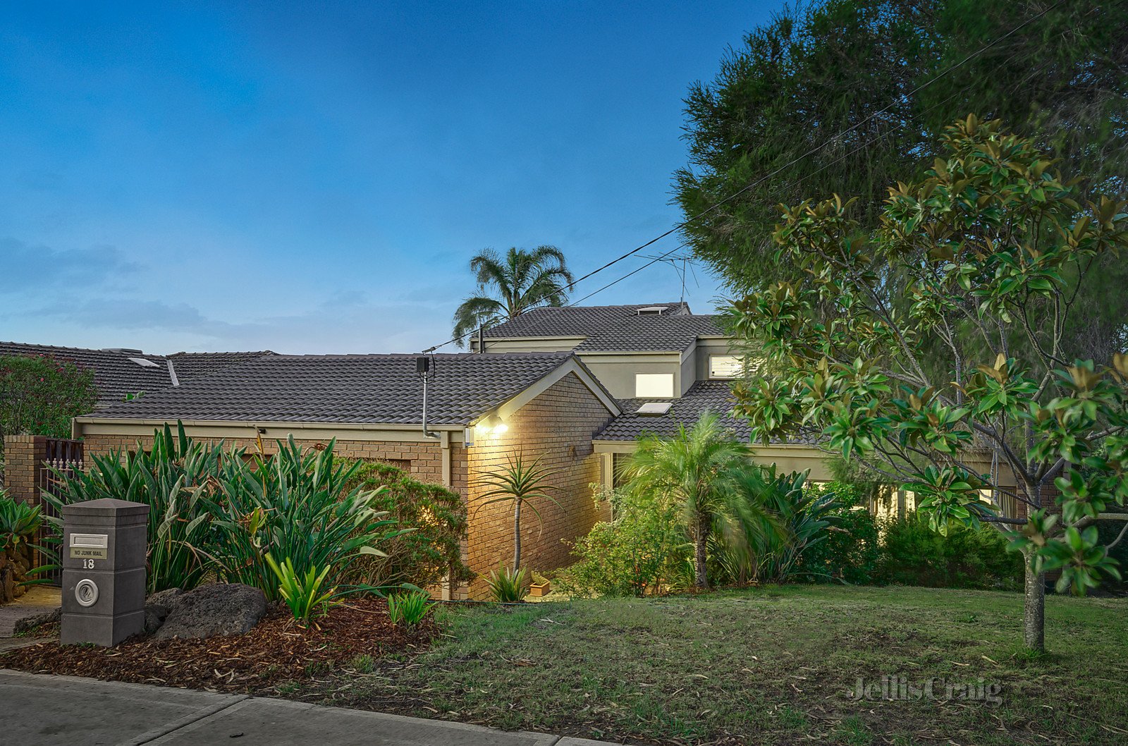 18 Toulon Drive, Templestowe Lower image 2