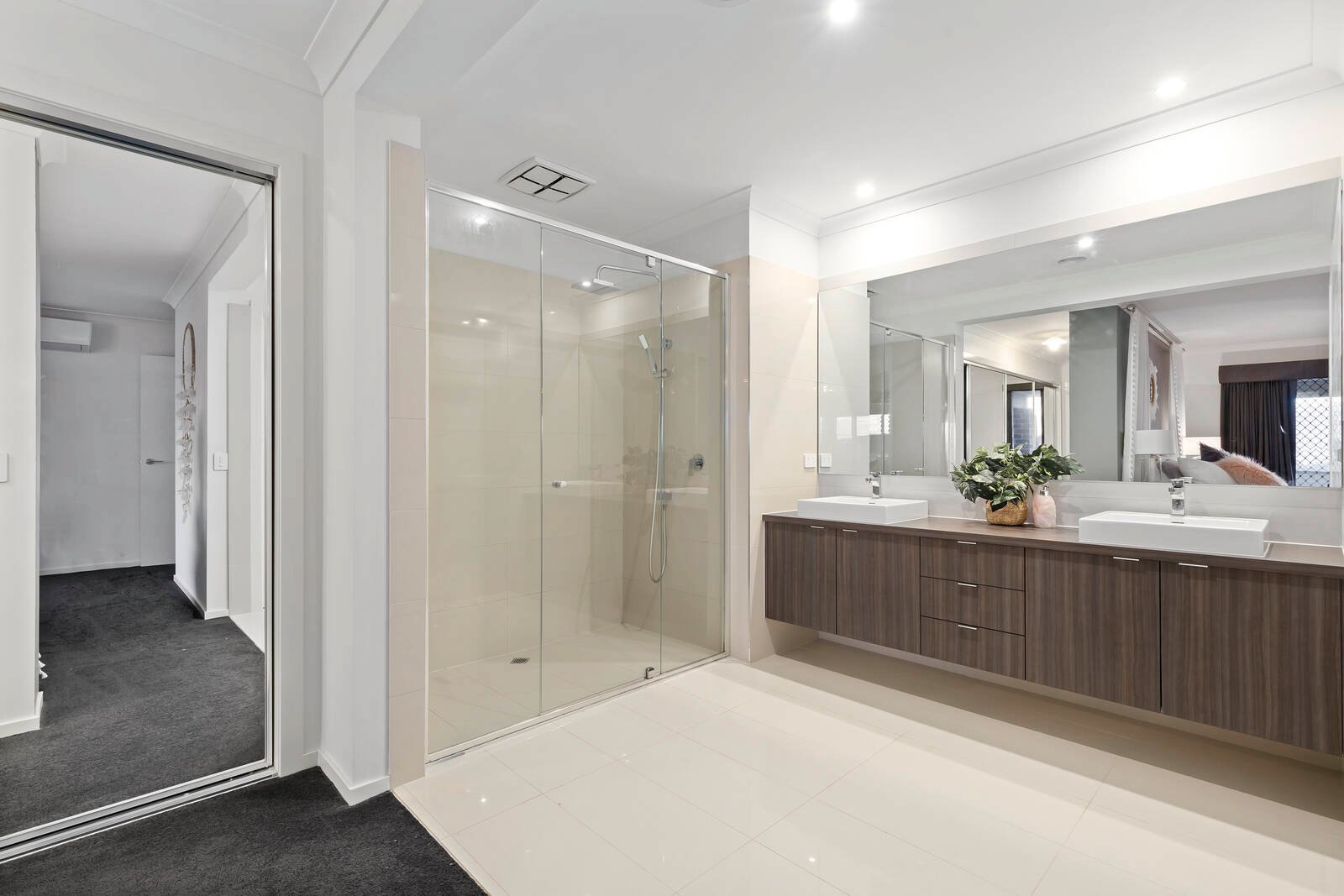 Property Gallery Thumbnail 10