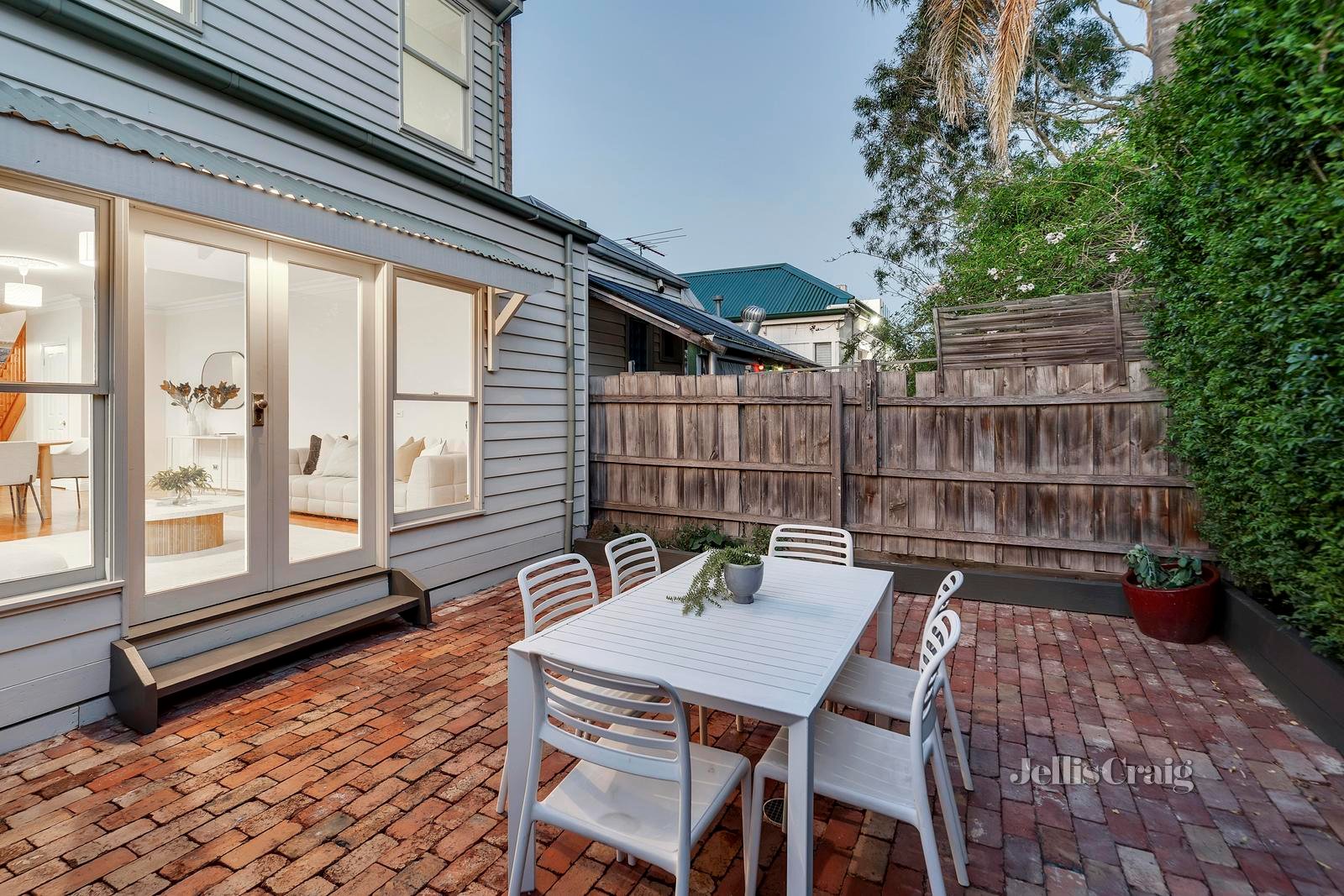 18 Trafford Street, Brunswick image 19