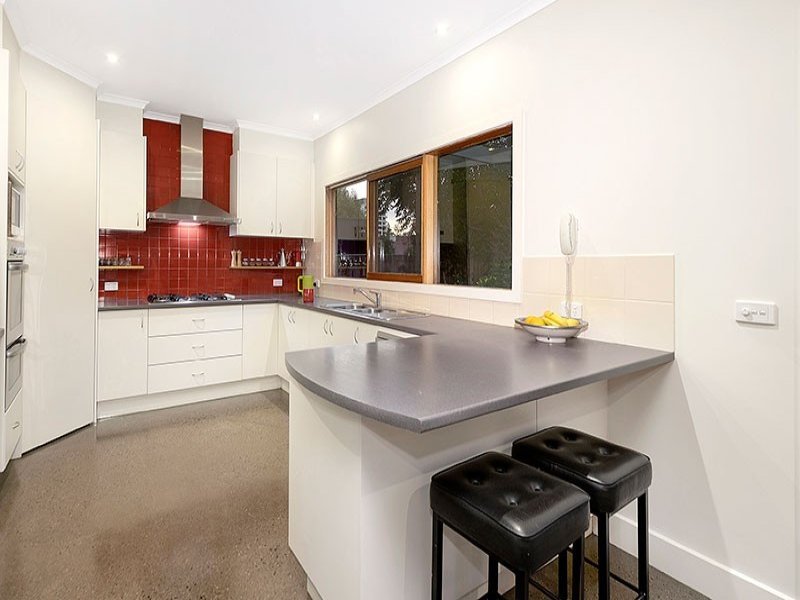 18 Valentine Avenue, Kew image 4