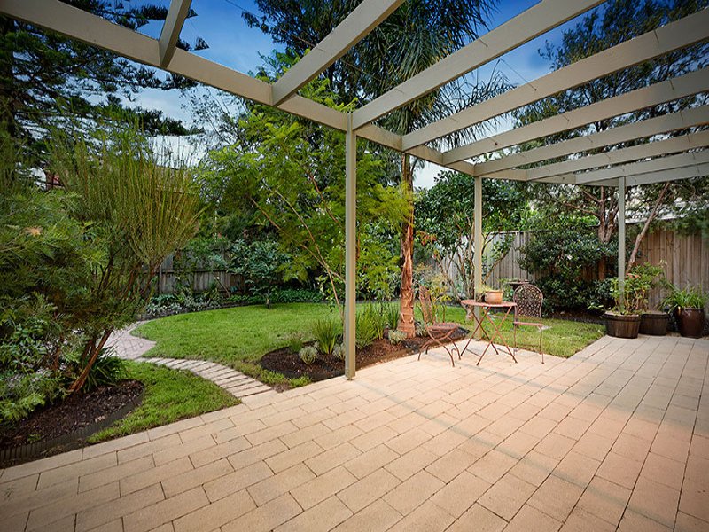 18 Valentine Avenue, Kew image 9