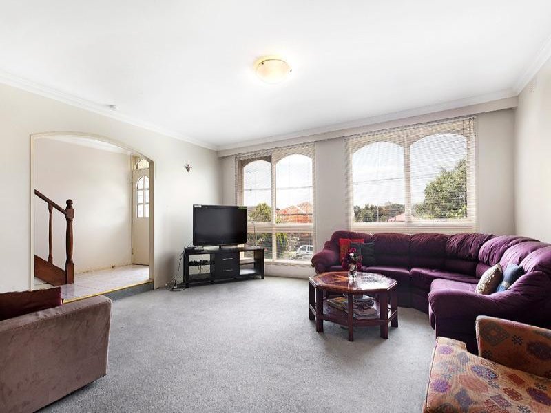 18 Ventnor Street, Balwyn North image 2