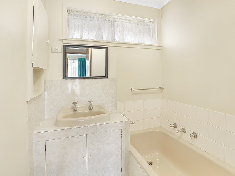 18 Veronica Avenue, Newcomb image 5