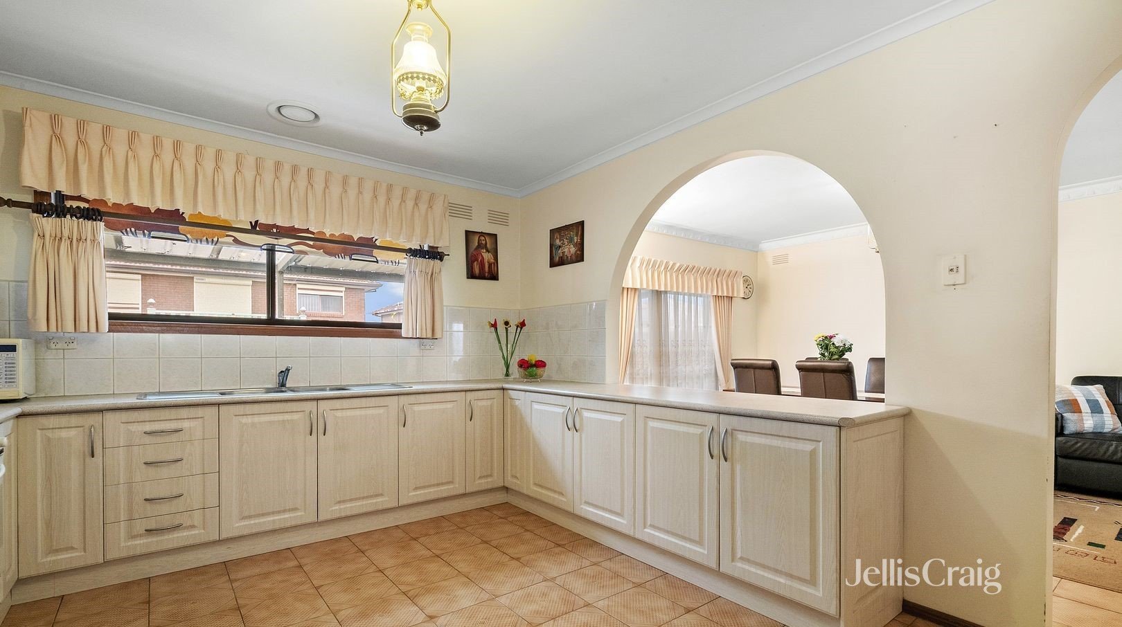 18 Victoria Drive, Thomastown image 2
