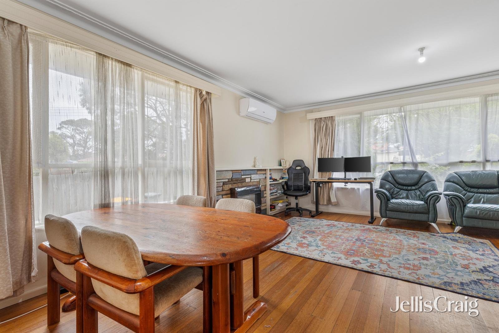 18 Viggers Parade, Glen Waverley image 3