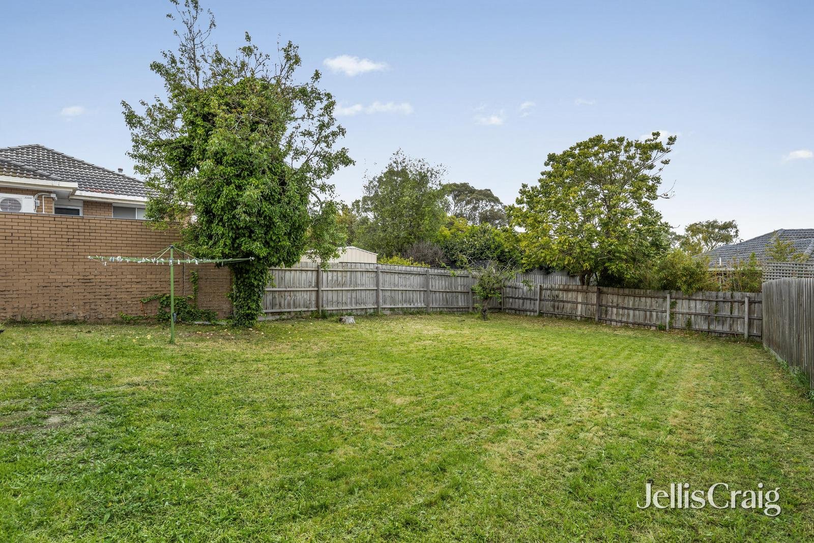 18 Viggers Parade, Glen Waverley image 7