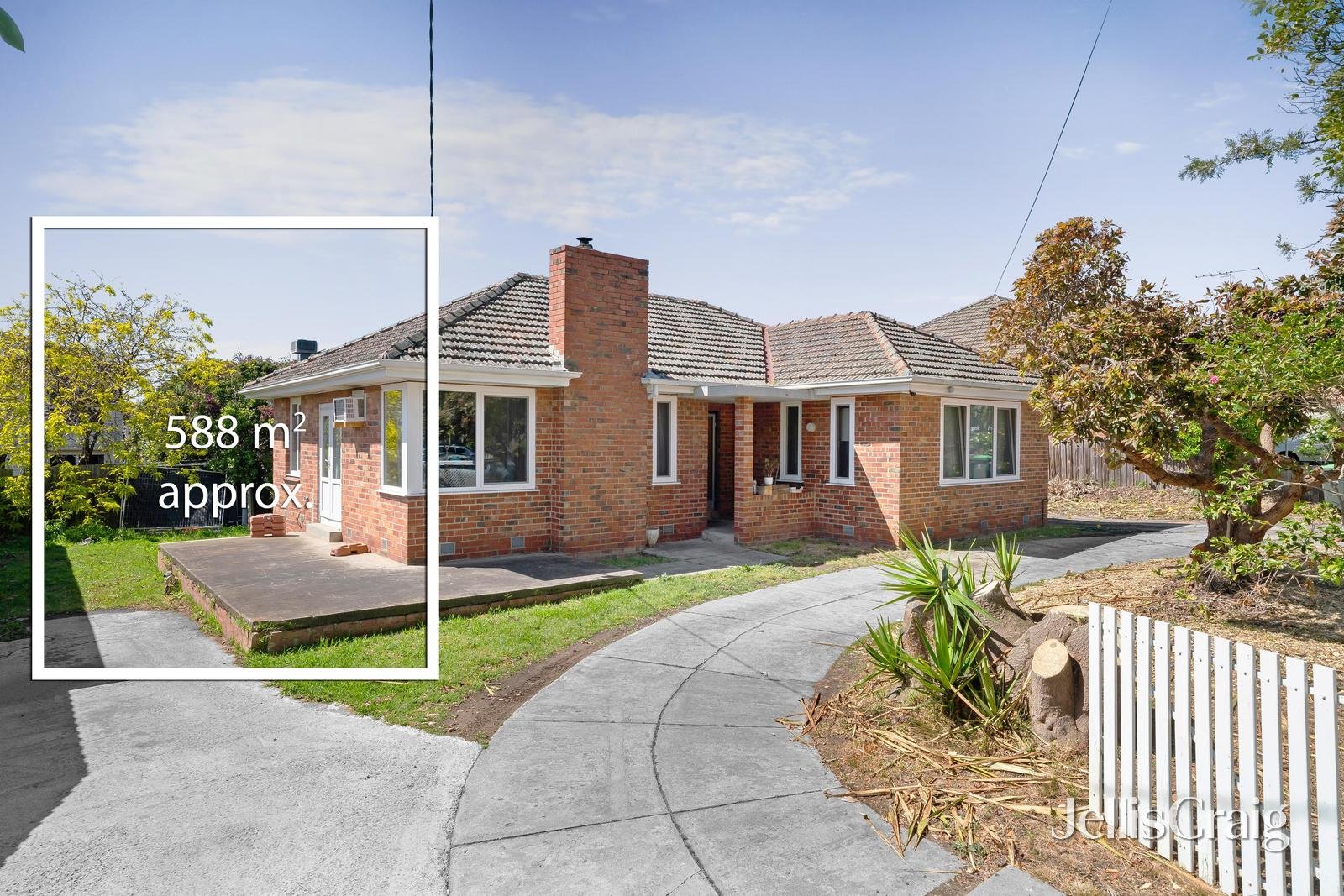 18 Violet Grove, Kew East image 1