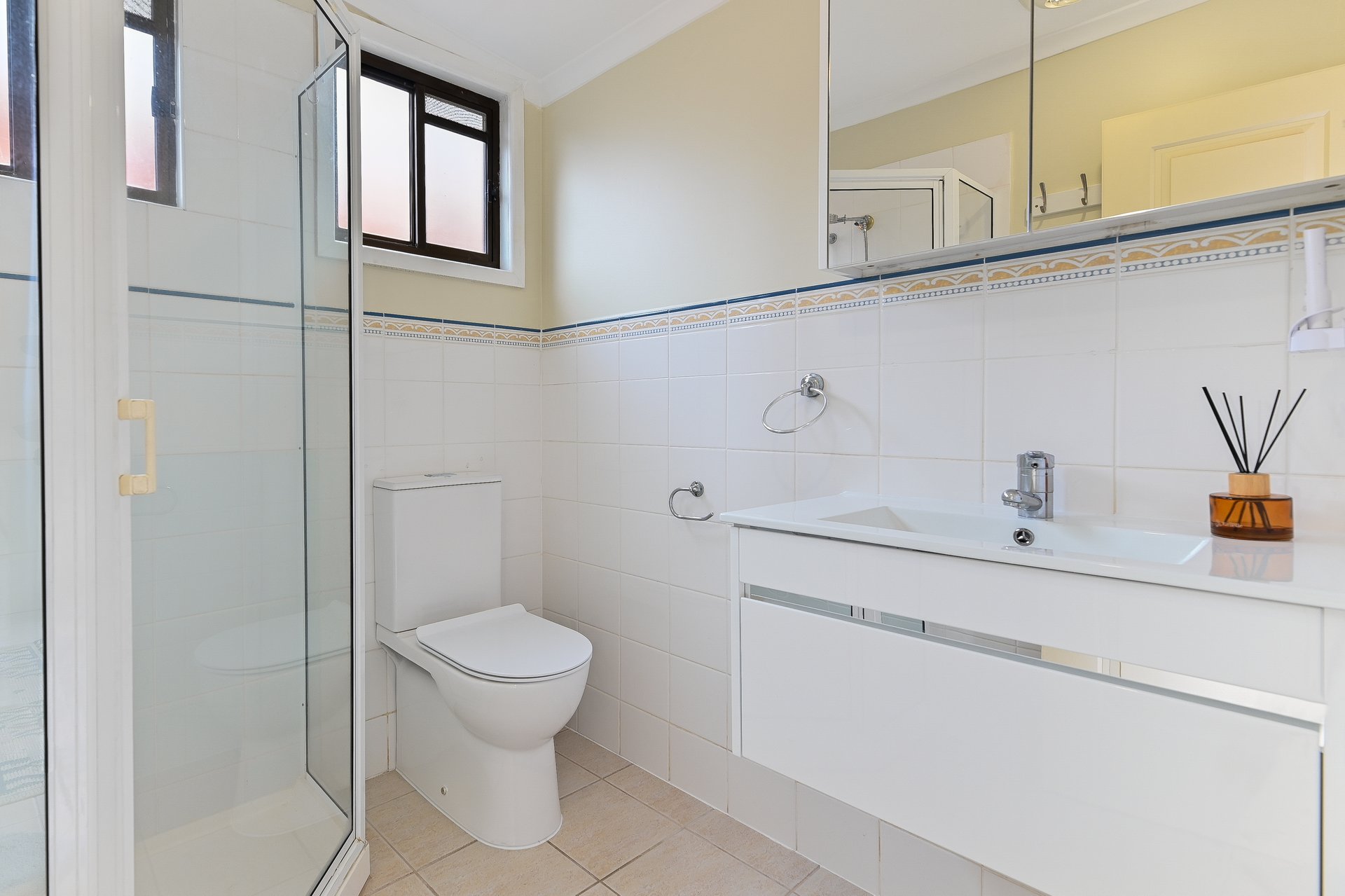 18 Waratah Avenue, Burwood image 13