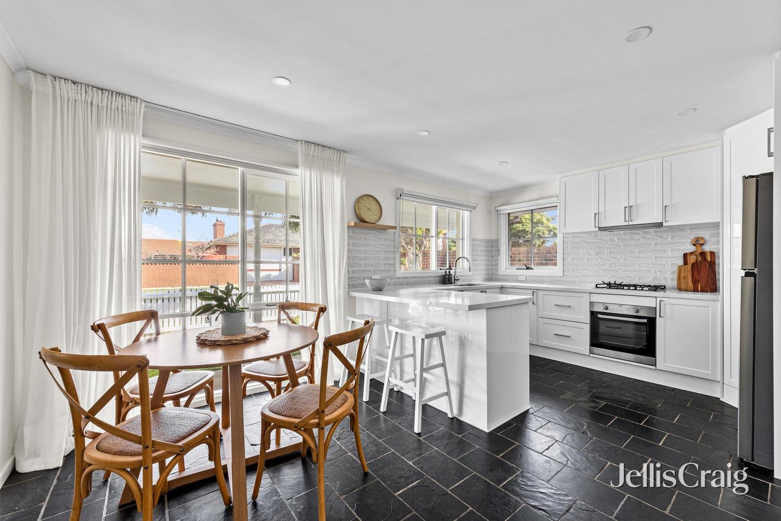 18 Waratah Street, Seaholme image 4