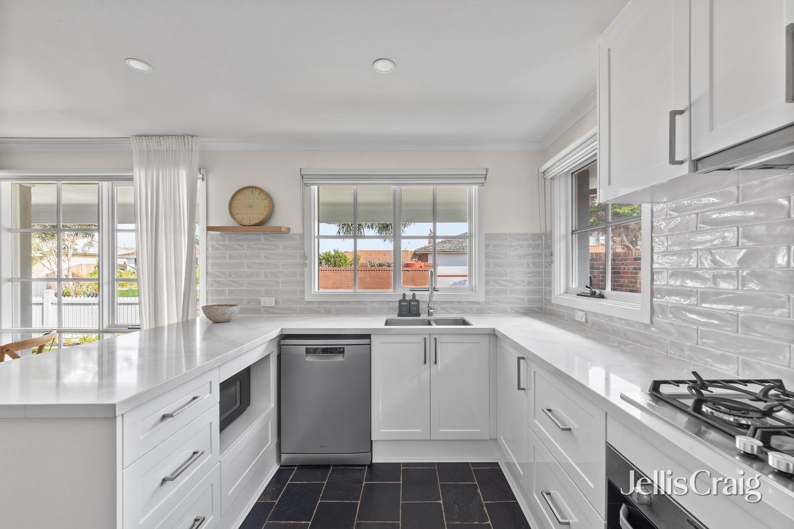 18 Waratah Street, Seaholme image 5