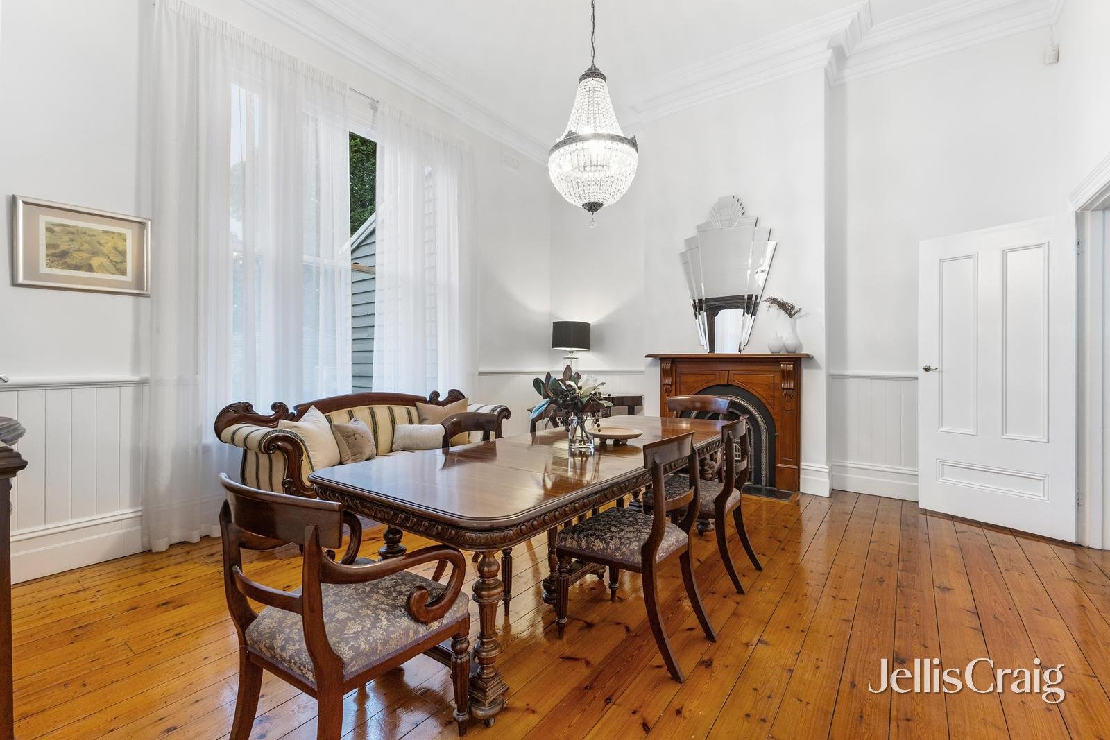 18 Warrigal Road, Surrey Hills image 3