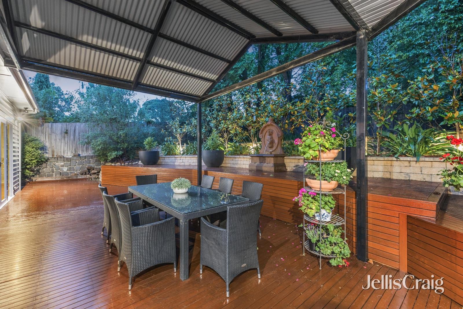 18 Warrigal Road, Surrey Hills image 10