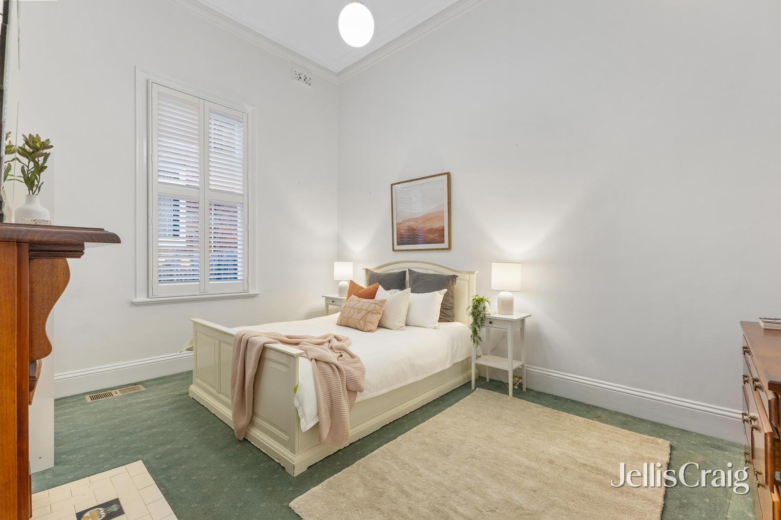 18 Warrigal Road, Surrey Hills image 14