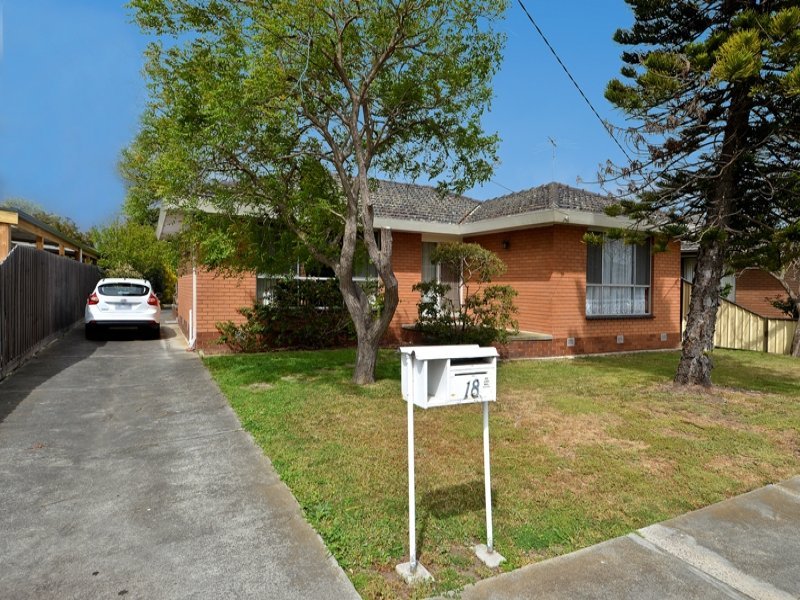 18 Watsons Road, Newcomb image 1