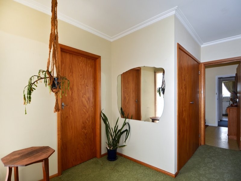 18 Watsons Road, Newcomb image 4