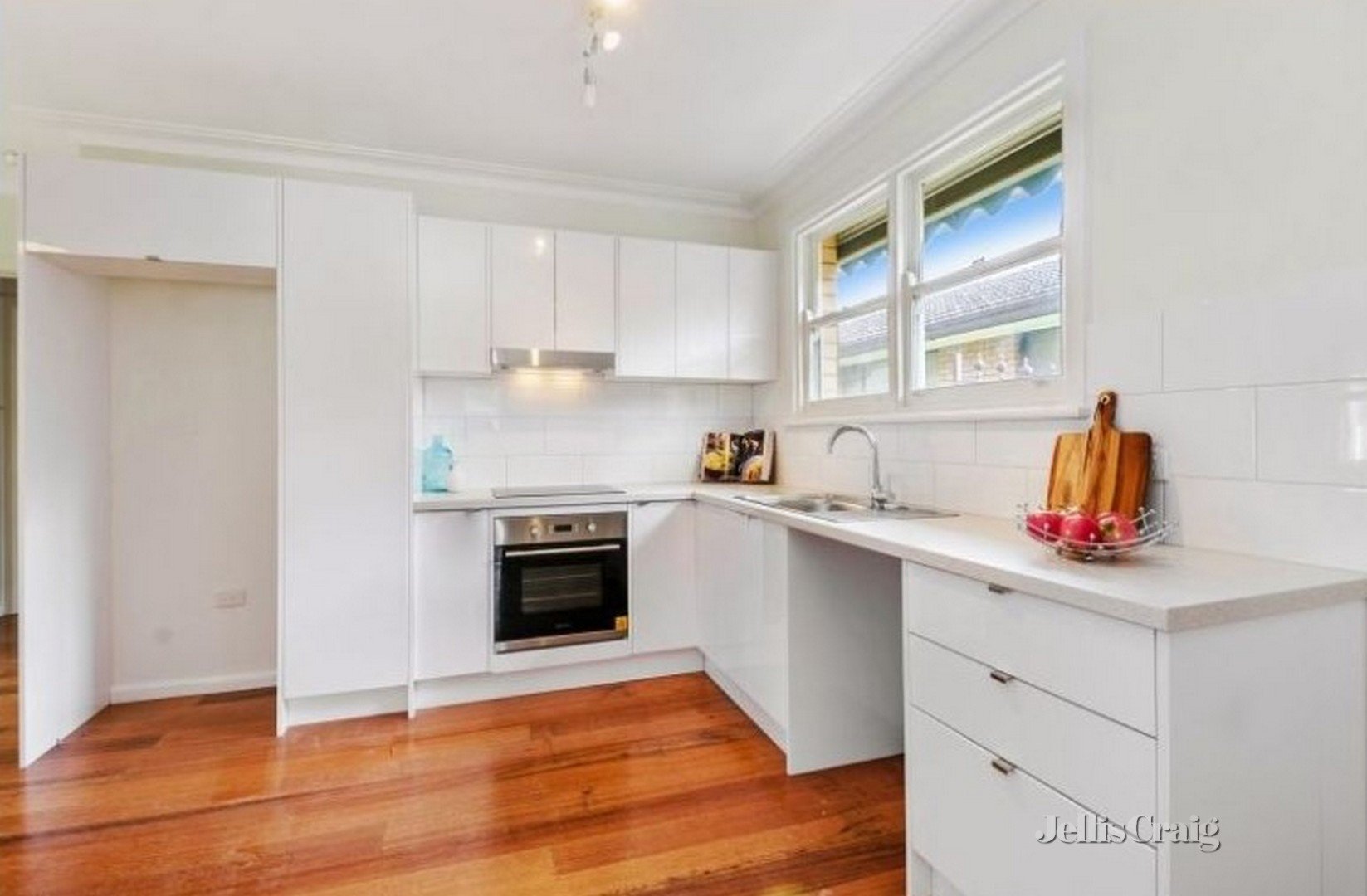 1/8 Wattle Avenue, Glen Huntly image 2