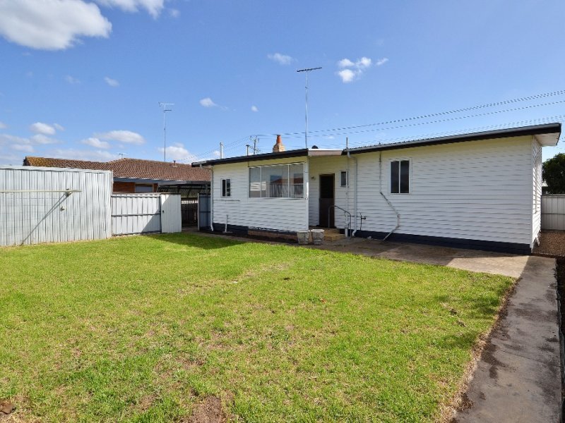 18 Westmoreland Street, St Albans Park image 7