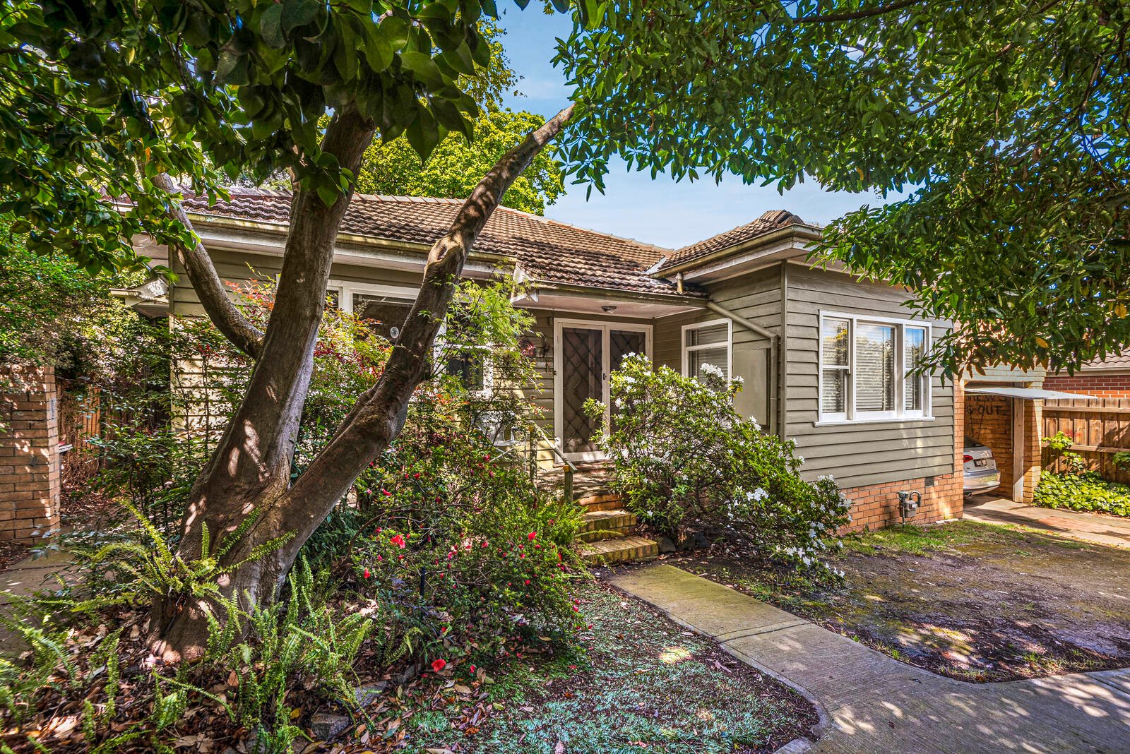 Property Gallery - Main Image