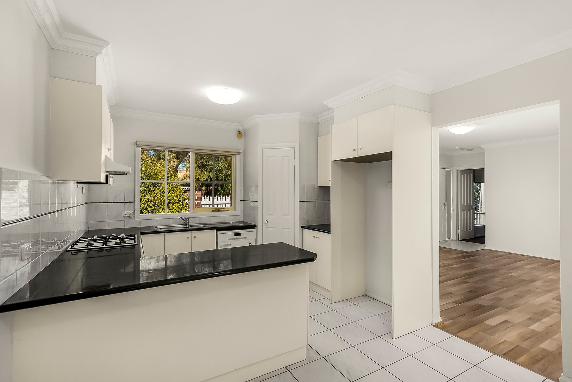 Property Gallery Thumbnail 3