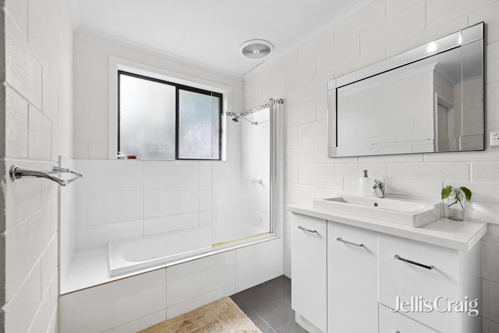 1/80 Beauchamp Street, Kyneton image 7