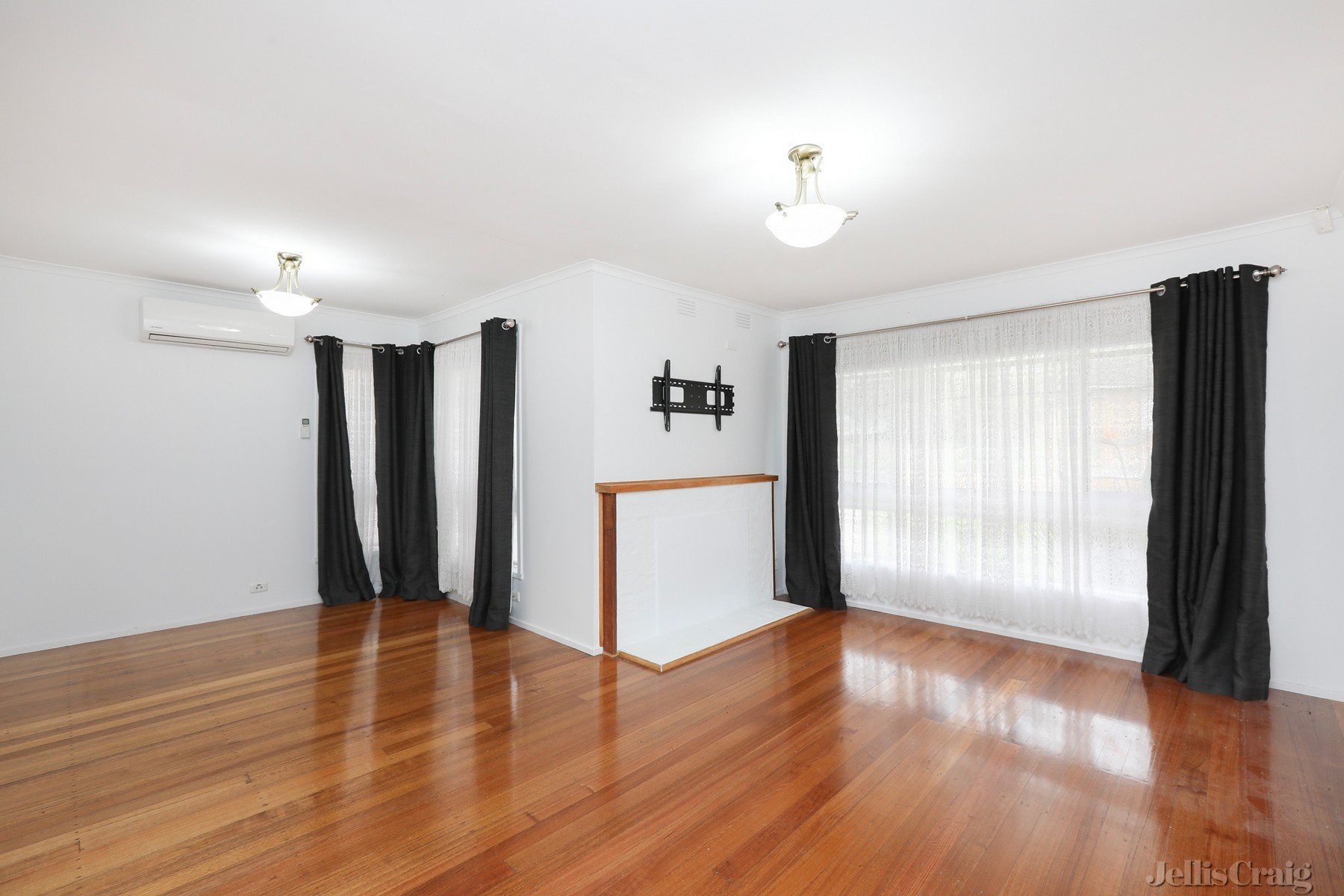 180 Casey Drive, Lalor image 3