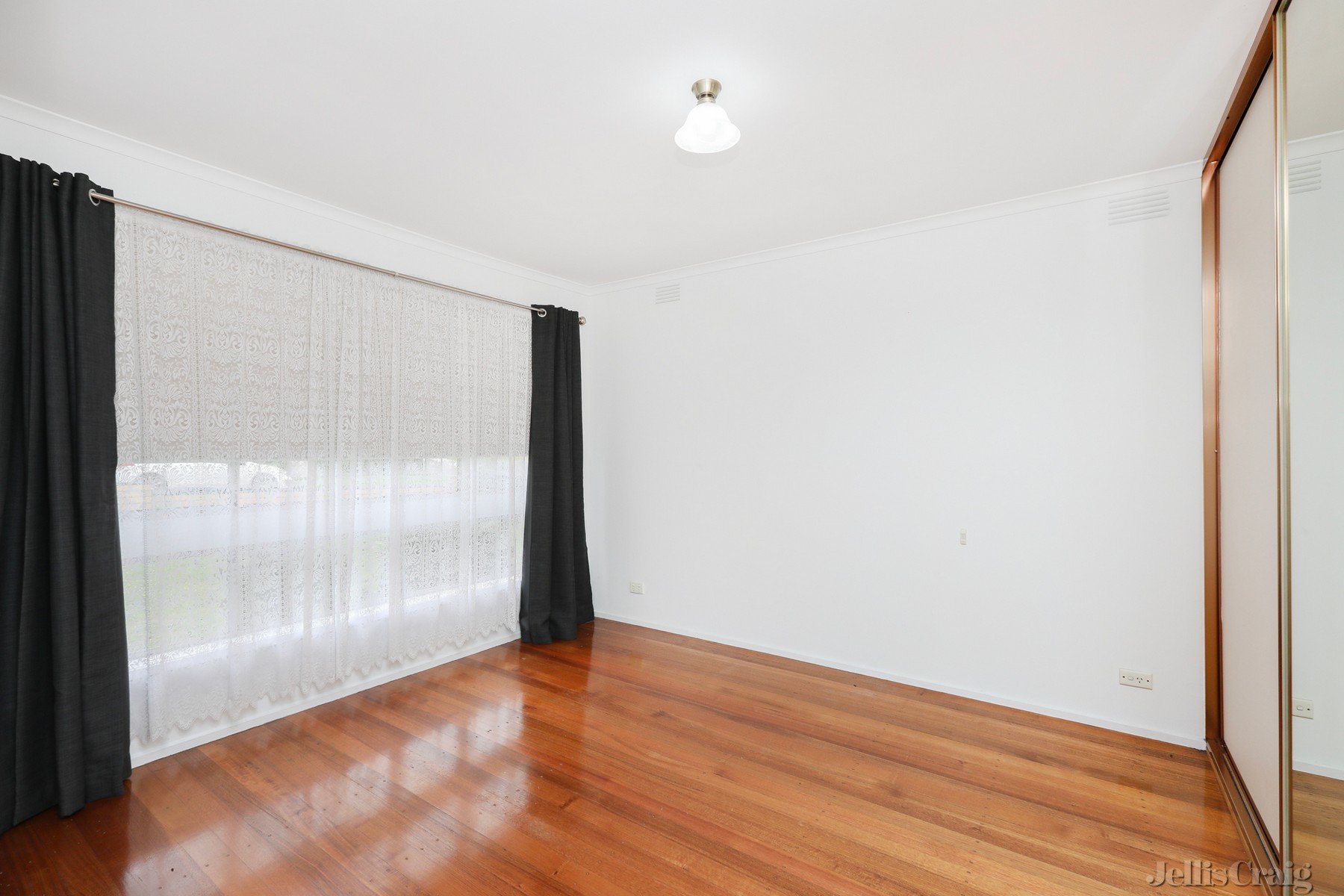 180 Casey Drive, Lalor image 5