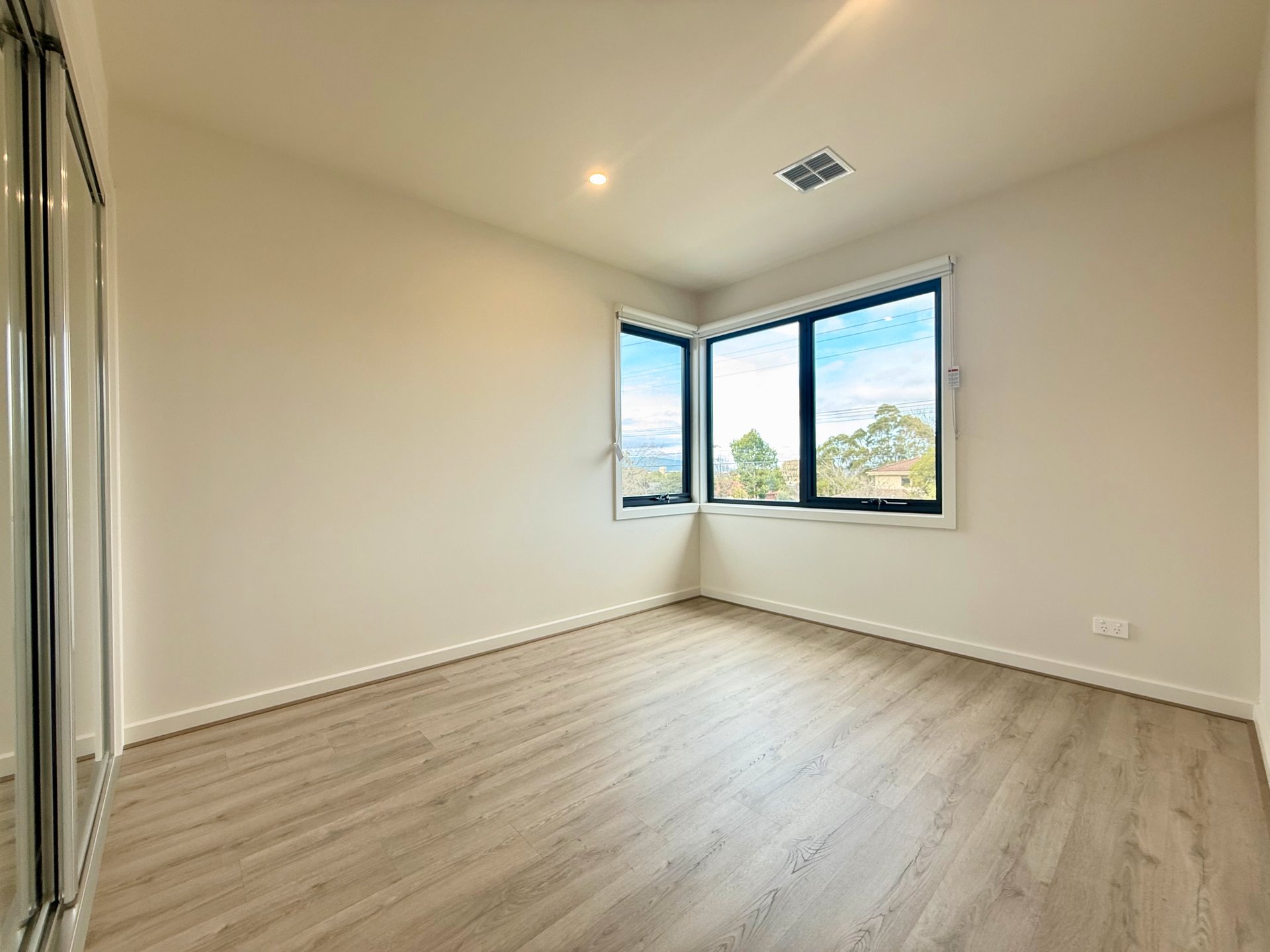 1/80 Oban Road, Ringwood image 7