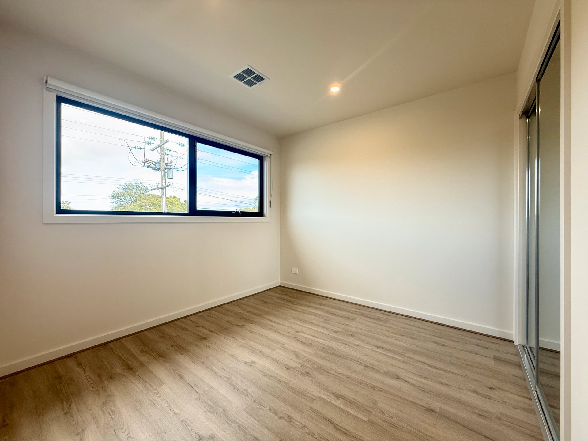 1/80 Oban Road, Ringwood image 8