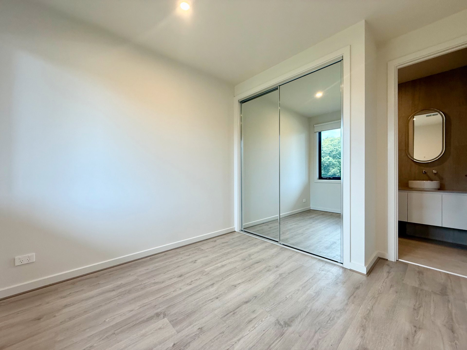 1/80 Oban Road, Ringwood image 10