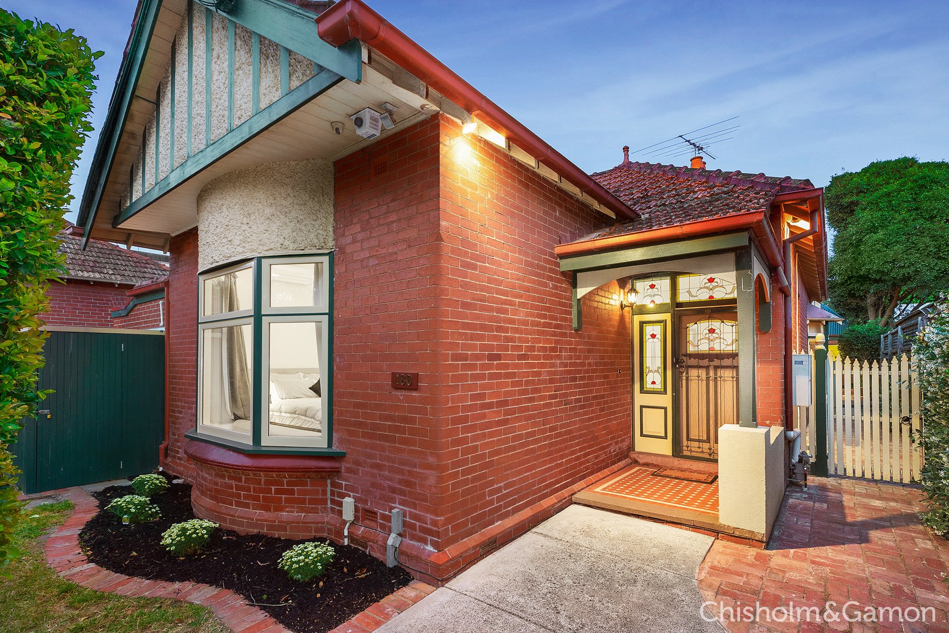 180 Tennyson Street, Elwood image 2