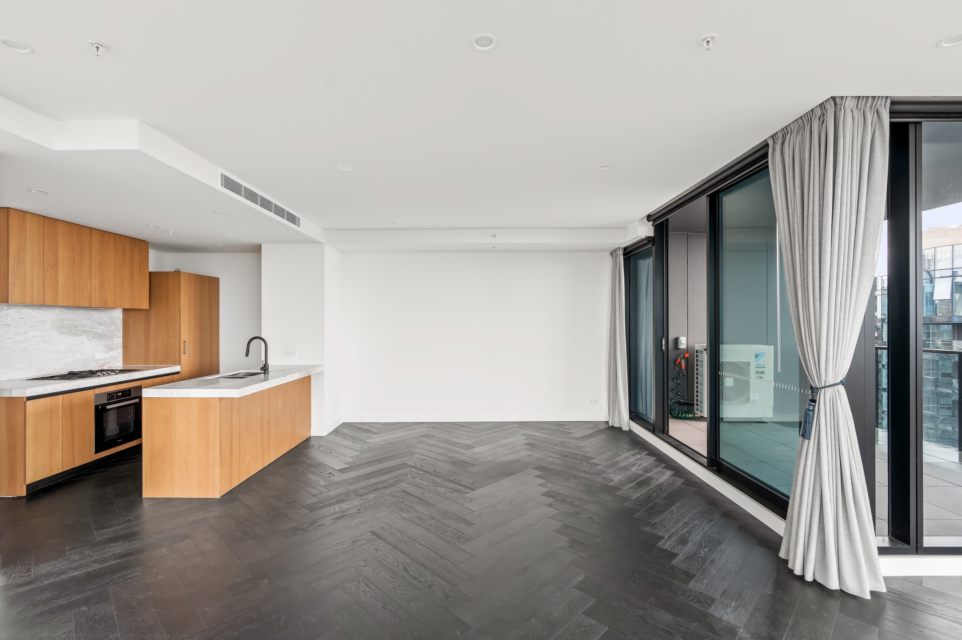 1803/39 Park Street, South Melbourne image 5