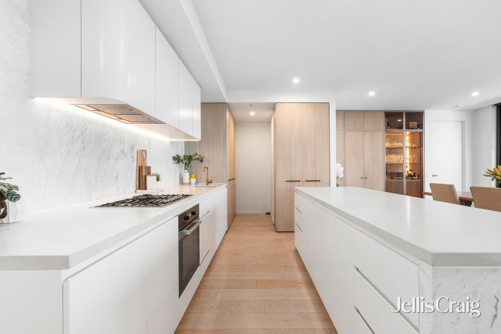 1806/25 O'Sullivan Road, Glen&nbsp;Waverley image 11