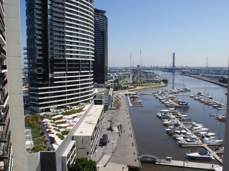 1806 / 50 Lorimer Street Docklands