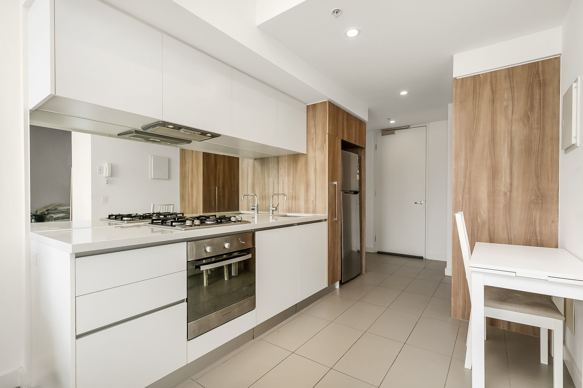 Property Gallery Thumbnail 3