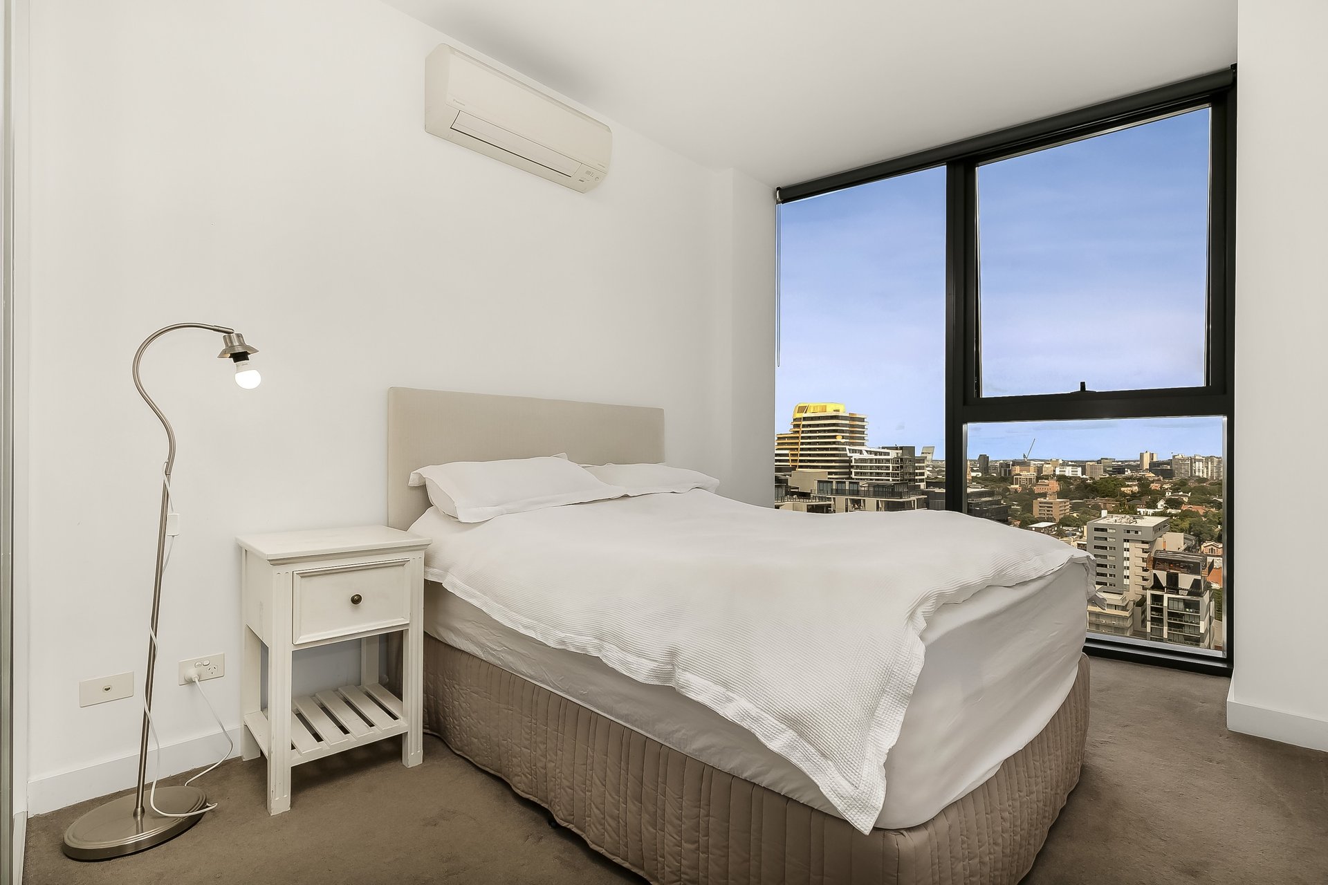 Property Gallery Thumbnail 6